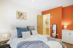2 Bed Garden Apt Sleeps 7 Short Walk to Old Street